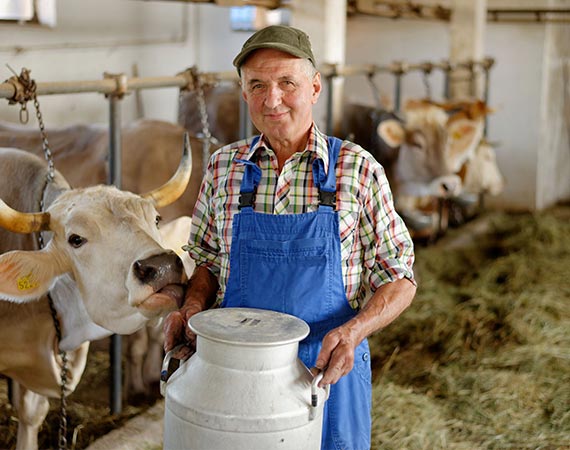 dairy-farming-choose-slide-1