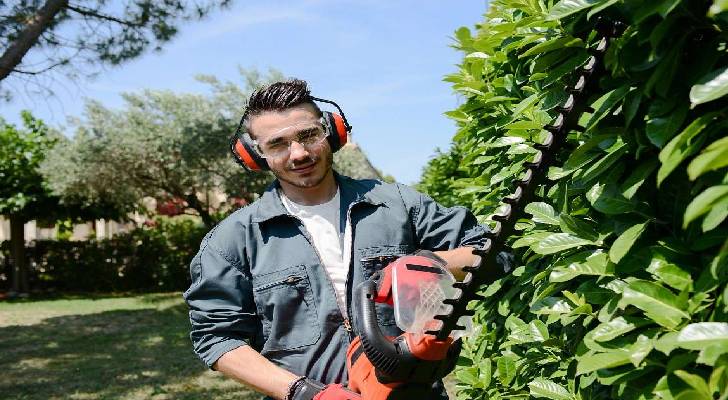 Be Smart and Safe Using Your Mower in the Fall