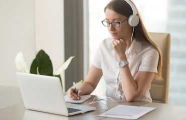 How to Conquer HR Challenges with Webinars