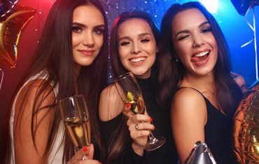 We Provide Best Holiday Party Events.