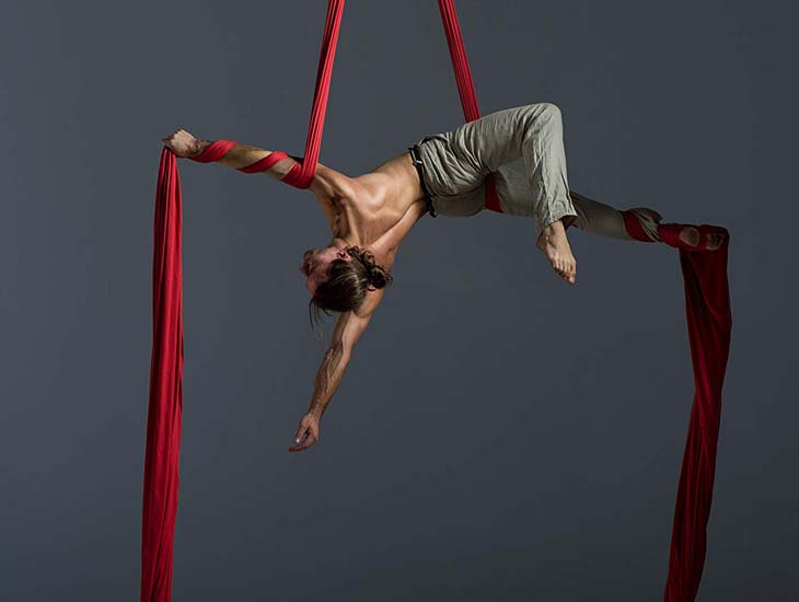 Outside Knee Hang