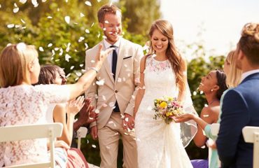 10 Ways to Keep Your Wedding Flower Budget Under Control