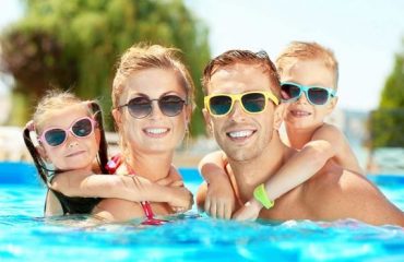 WHAT TO WEAR TO POOL PARTY