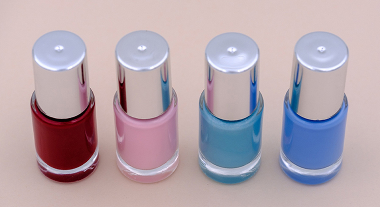 TREAT YOUR MAKEUP LIKE JEWELRY FOR THE FACE