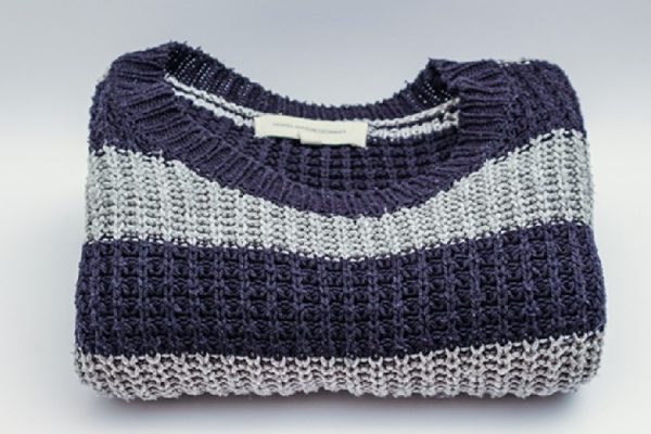 Shopping online now becomes a trend